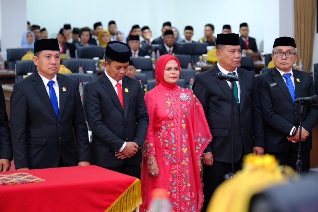 Pelantikan dan pengambilan sumpah 45 orang Anggota Dewan Perwakilan Rakyat Daerah (DPRD) Kabupaten Gowa masa jabatan 2024-2029 di Ruang Rapat Paripurna, Kantor DPRD Kabupaten Gowa, Senin (9/9/2024).