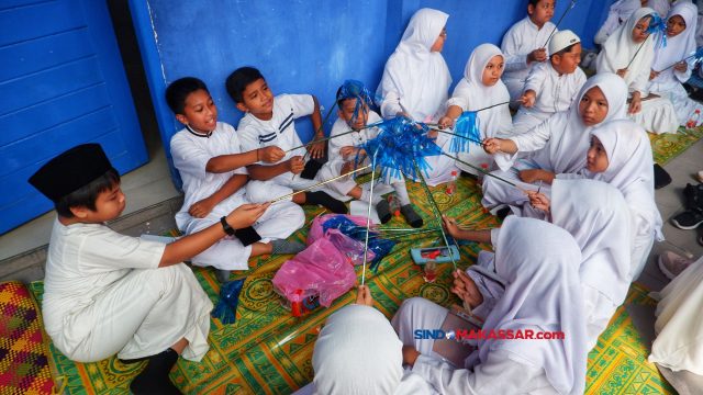 Suasana Maulid Nabi Muhammad SAW di SD Pertiwi Makasar, Jumat (27/9/2024).