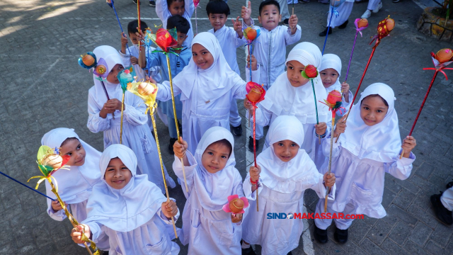 FOTO: Peringatan Maulid Nabi Muhammad SAW Digelar SD Pertiwi Makassar