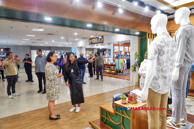 Hadir dengan memberikan kejutan yang menyegarkan dengan melakukan  pembaruan tampilan toko, MOC salah satu brand fashion di bawah naungan PT Mega Perintis TBK, kembali membuka toko dengan konsep terbarunya di Mall Panakkukang Makassar