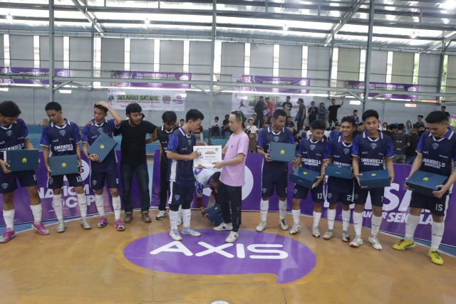 Tim futsal SMAN 18 Makassar berhasil melangkah ke Grand Final AXIS Nation Cup setelah mengalahkan SMAN 3 Palu dengan skor 3-0.