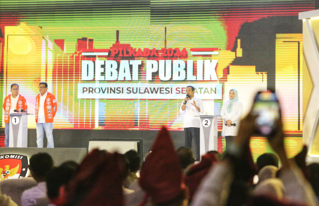 Debat perdana Pilkada Sulawesi Selatan (Sulsel) 2024 dua pasangan calon gubernur dan wakil gubernur Sulsel di Makassar.