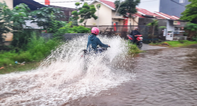 BMKG Wilayah IV Makassar mengeluarkan peringatan dini cuaca di sejumlah wilayah Sulawesi Selatan (Sulsel).