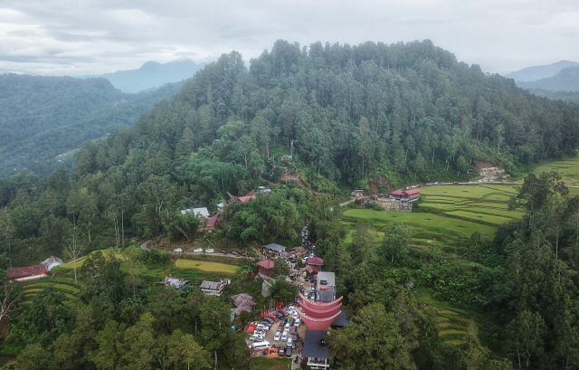 Suasana kawasan wisata di Kampung Lolai, Kecamatan Kapalapitu, Kabupaten Toraja Utara, Sulawesi Selatan.