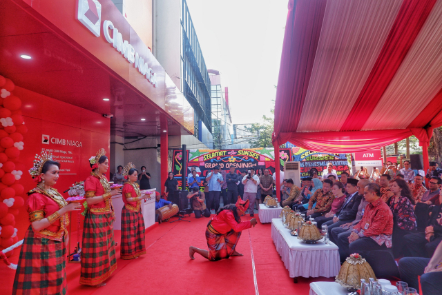 Digital Branch ini merupakan kantor cabang hybrid kedua CIMB Niaga di Makassar, yang menggabungkan kapabilitas digital dengan layanan perbankan konvensional di kantor cabang.