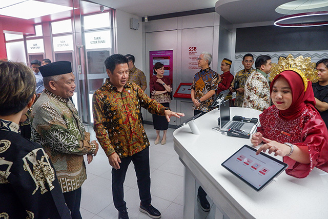 Digital Branch ini merupakan kantor cabang hybrid kedua CIMB Niaga di Makassar, yang menggabungkan kapabilitas digital dengan layanan perbankan konvensional di kantor cabang.