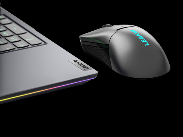 Untuk presisi bermain, mouse gaming Lenovo Legion M300S dan M600s QI Wireless hadir dengan resolusi tinggi dan daya tahan hingga 80 juta klik.