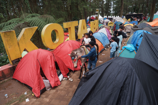 Camping ini merupakan rangkaian dari acara Beautiful Malino 2025 yang mengusung tema Aman, Nyaman, dan Memorable.