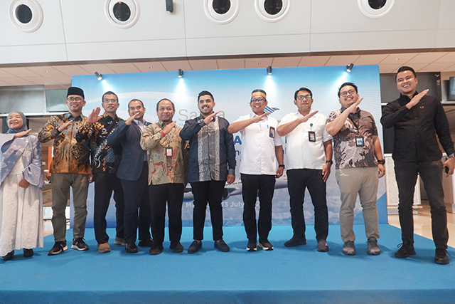 Penerbangan ini mengusung konsep premium service airline yang mencakup layanan menyeluruh mulai dari sebelum penerbangan, saat di udara, hingga setelah mendarat.