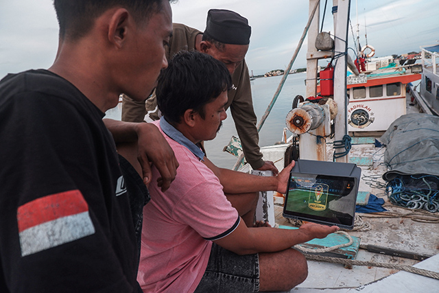 Liga Piala Presiden Jadi Hiburan Nelayan di Tengah Aktivitas Pelabuhan