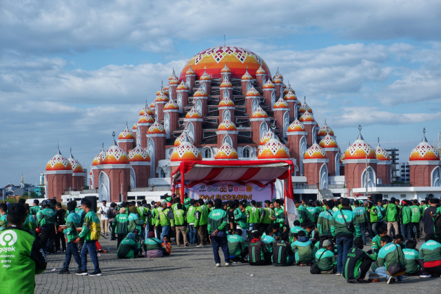Pihak kepolisian menyampaikan apresiasi setinggi-tingginya kepada komunitas ojol yang tetap menjunjung tinggi semangat kedamaian dan persaudaraan saat menyampaikan aspirasi dalam aksi unjuk rasa beberapa waktu lalu.