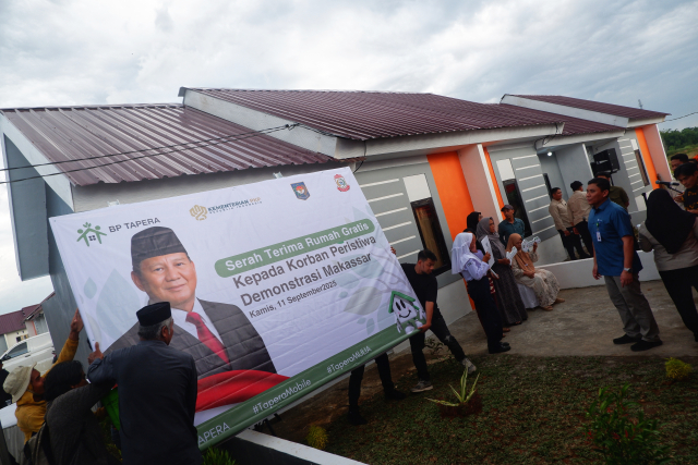 Penyerahan dilakukan di Perumahan BTN Grand Sulawesi, Kelurahan Bontomanai, Kecamatan Bontomarannu, Kabupaten Gowa, Kamis (11/9/2025).