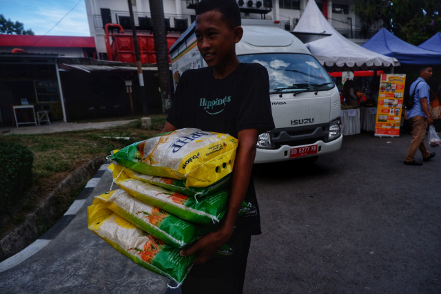 Gerakan Pangan Murah Serentak Warnai HUT ke-356 Sulsel