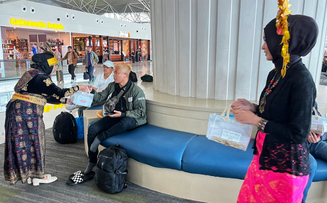 Sebagai bentuk apresiasi terhadap semangat persatuan dan keberagaman budaya Indonesia.