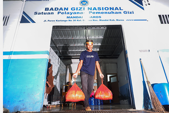 Limbah Program MBG Diolah Jadi Pakan Bebek Petelur