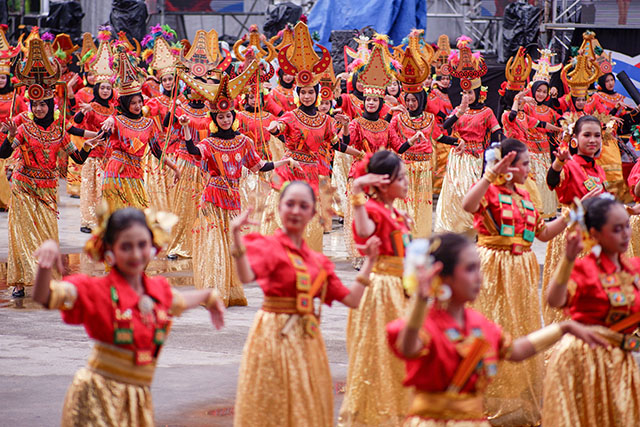 Makassar Rayakan HUT Ke-418 dengan Ragam Tradisi