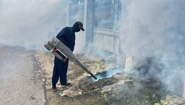 Dinas Kesehatan juga mengimbau masyarakat untuk tetap menjalankan gerakan tiga M Plus yaitu menguras, menutup, dan mengubur wadah air serta menjaga kebersihan lingkungan