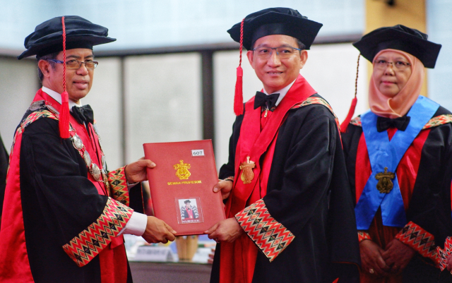Prof Dr Amir Ilyas, SH, MH, dikukuhkan sebagai Guru Besar Ilmu Hukum Pidana, Fakultas Hukum, Unhas.