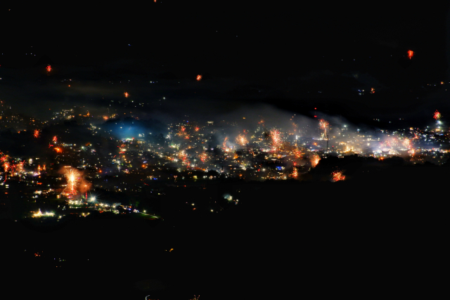 Foto diabadikan dari ketinggian kawasan Lolai, yang dikenal sebagai Negeri di Atas Awan