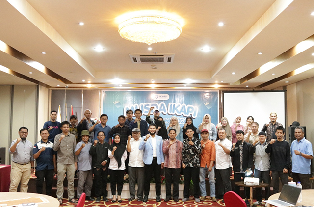 Kepemimpinan baru ini diharapkan mampu memperkuat posisi IKAPI Sulsel sebagai simpul strategis dalam ekosistem literasi, sekaligus mendorong lahirnya inovasi dan kolaborasi yang berdampak luas bagi industri penerbitan di Indonesia.