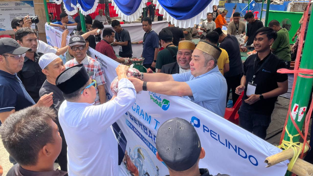 Pelindo Regional 4 Berbagi Berkah Iduladha, 35 Ekor Sapi Kurban Disalurkan