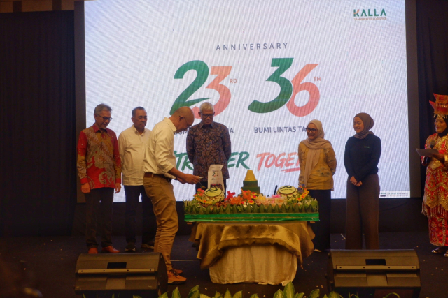 Perayaan yang berlangsung di Wisma Kalla, Makassar, Selasa (28/7/2026), mengusung tema “The Power of One” sebagai simbol semangat persatuan, kolaborasi, dan transformasi dalam menghadapi dinamika industri transportasi dan logistik.