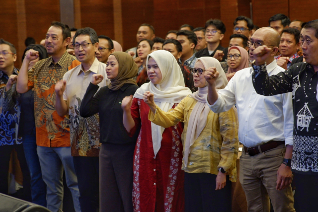 Kalla Translog merayakan hari jadi dua entitas bisnisnya, PT Bumi Jasa Utama (BJU) yang memasuki usia ke-23 tahun dan PT Bumi Lintas Tama (BLT) yang genap berusia ke-36 tahun.