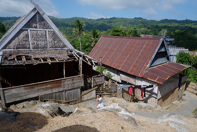 Arsitektur rumah yang khas menjadi salah satu daya tarik kampung yang masih mempertahankan tradisi permukiman masyarakat setempat.