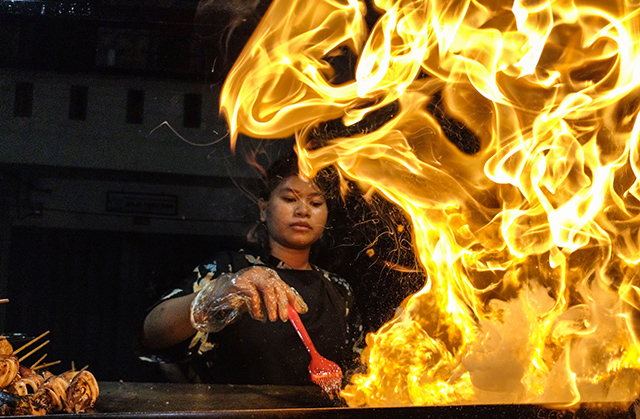 Street Food Malam di Pasar Cidu