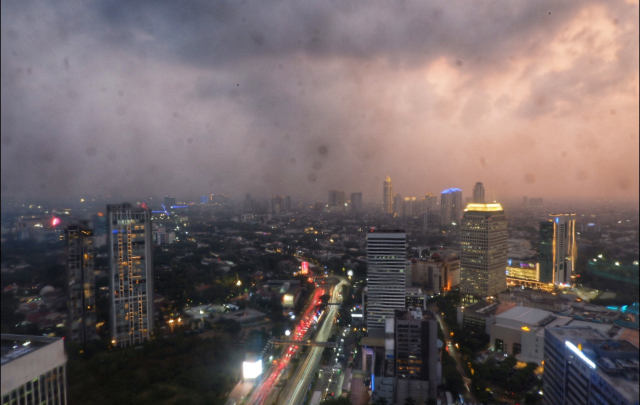 Denyut Nadi Jakarta yang Tak Pernah Berhenti