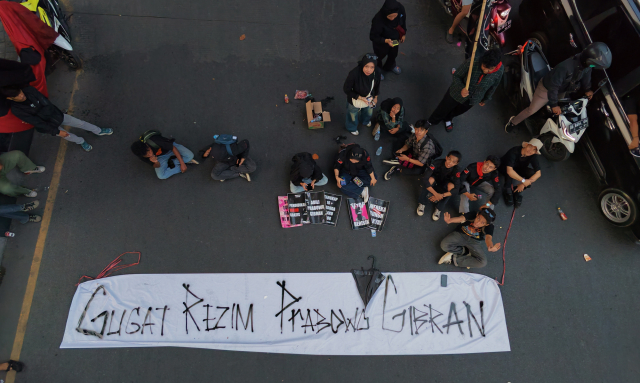 Mahasiswa Makassar Gugat Dua Tahun Pemerintahan Prabowo-Gibran